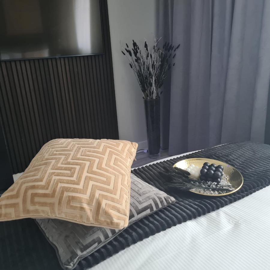Luxury 9Ine Penthouse With Garden & Jacuzzi Apartment Birmingham Exterior photo